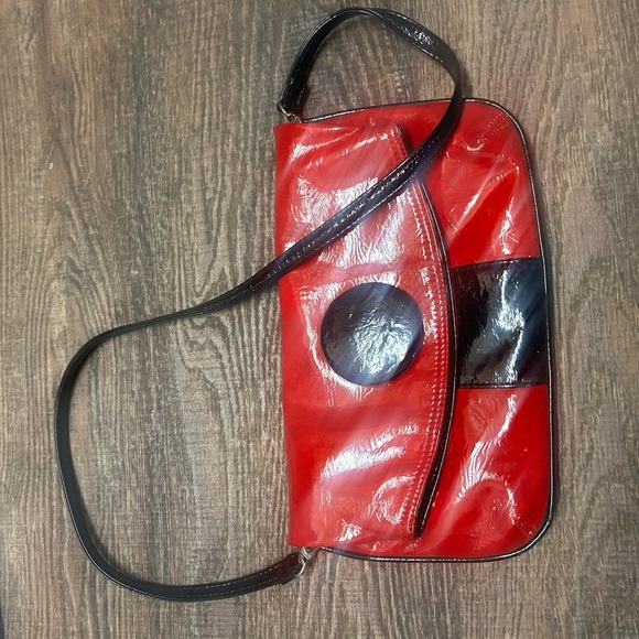 Baci used once for wedding patent Vegan leather Red and Black Shoulder Bag - Picture 5 of 13